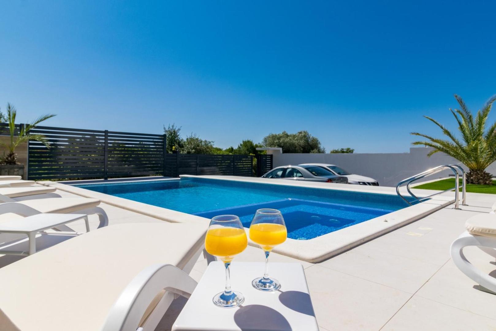 Villa Miaa Newly Built Modern Villa In Medulin For 9 People With Heated Swimming Pool & Jacuzzi Exteriér fotografie